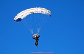 看球宝-“重庆足球有CBA球队吗?”混淆解析